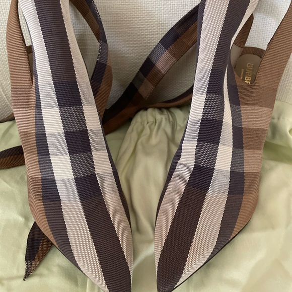 BURBERRY THE UP PUMP SIZE 40.5 BIRCH BROWN. - Picture 4 of 13